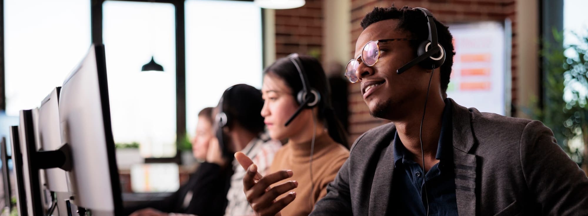 Group of US-Based IT Support Professionals answering support calls